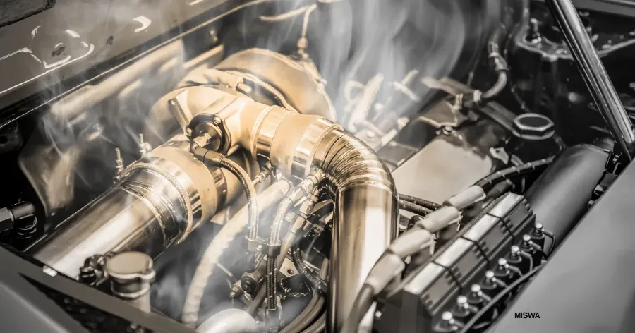 Engine Overheating in Commercial Vehicles: Causes, Warning Signs and Prevention